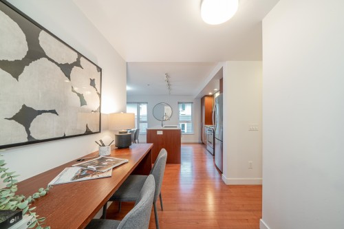 416-221 3Rd Street E, North Vancouver, BC 