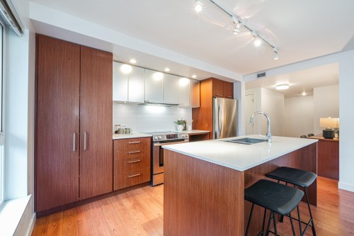 416-221 3Rd Street E, North Vancouver, BC 