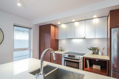 416-221 3Rd Street E, North Vancouver, BC 