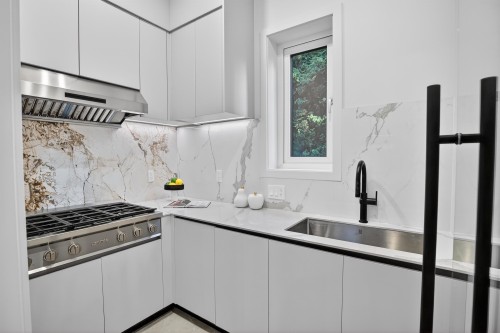 3546 35Th Avenue W, Vancouver, BC 