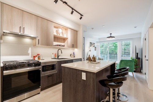 219-2002 St. George Street  Port Moody, BC V3H 0N4