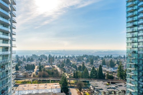 1901-6700 Dunblane Avenue  Burnaby, BC V5H 0J3