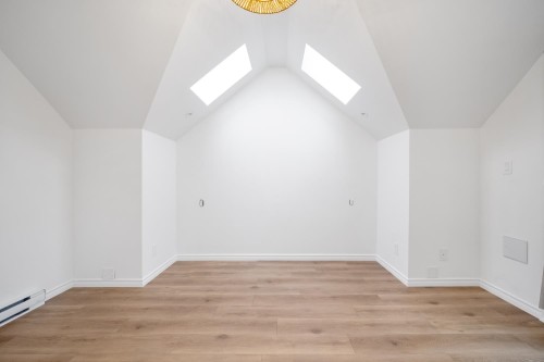 1407 Pendrell Street, Vancouver, BC 