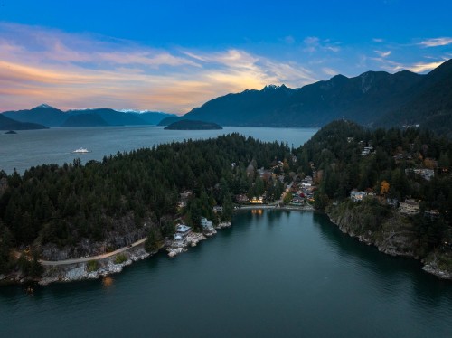 6780 Batchelor Bay Place, West Vancouver, BC 