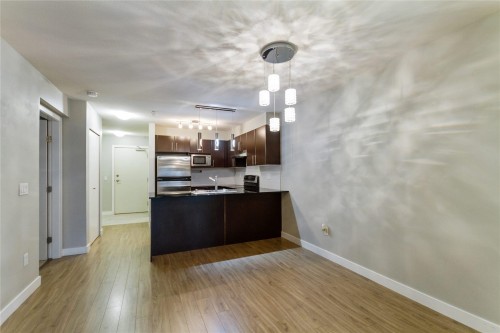 310-1633 Mackay Avenue, North Vancouver, BC 