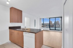 1308-977 Mainland Street  Vancouver, BC V6B 1T2