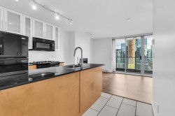 1703-1225 Richards Street  Vancouver, BC V6B 1E6