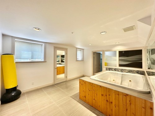 883 52Nd Avenue W, Vancouver, BC 