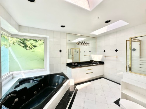 883 52Nd Avenue W, Vancouver, BC 