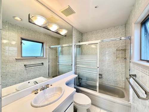 883 52Nd Avenue W, Vancouver, BC 