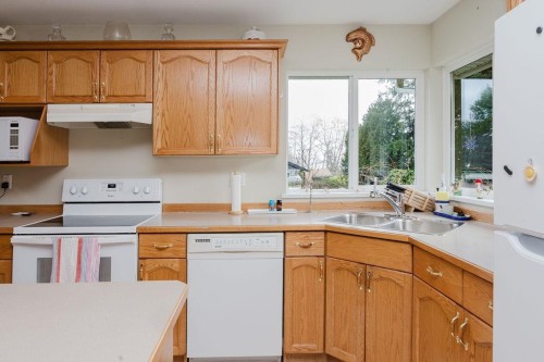 5809 Anchor Road, Sechelt, BC 