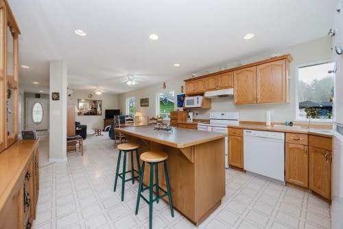 5809 Anchor Road, Sechelt, BC 