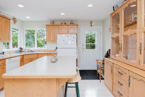 5809 Anchor Road, Sechelt, BC 