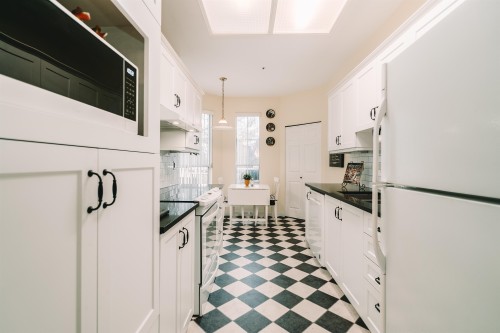 402-2995 Princess Crescent, Coquitlam, BC 