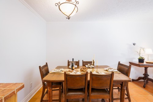 1226-235 Keith Road, West Vancouver, BC 