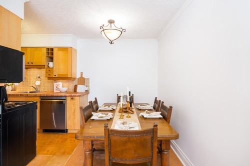 1226-235 Keith Road, West Vancouver, BC 