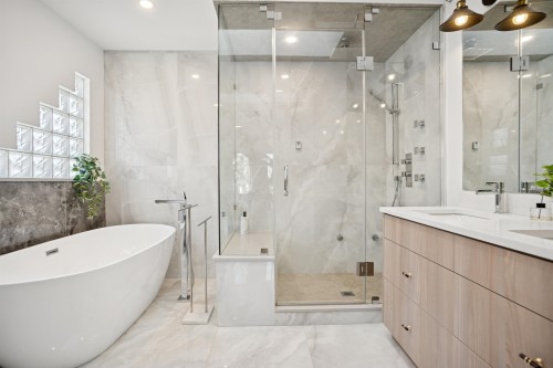 2168 8Th Avenue E, Vancouver, BC 