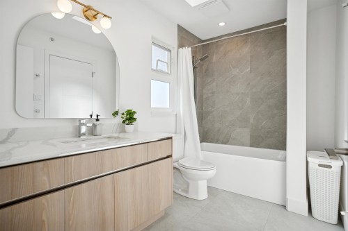 2168 8Th Avenue E, Vancouver, BC 