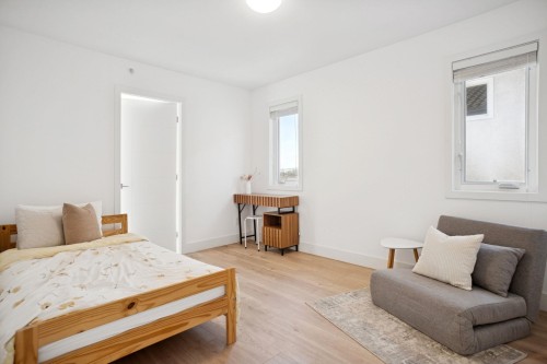 2168 8Th Avenue E, Vancouver, BC 