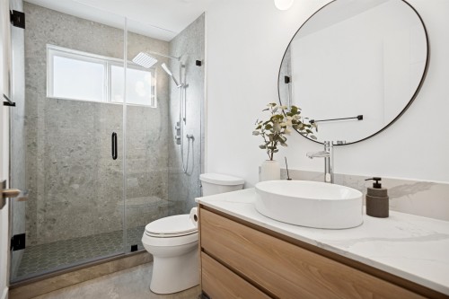 2168 8Th Avenue E, Vancouver, BC 