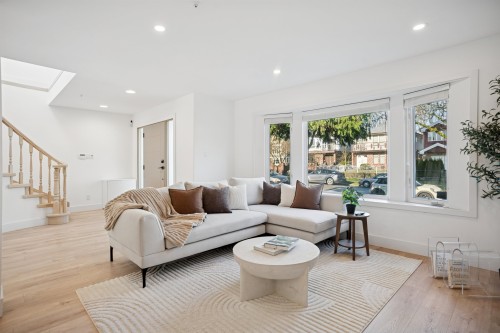 2168 8Th Avenue E, Vancouver, BC 