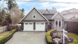 5220 Wallace Avenue  Delta, BC V4M 1A1