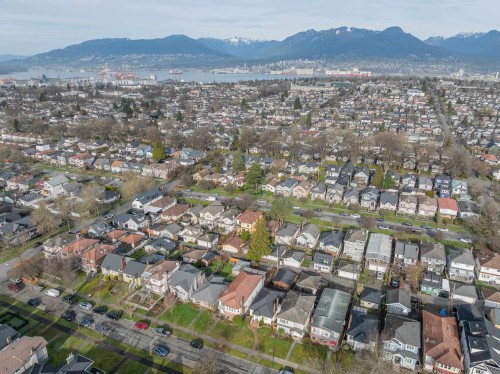 2638 Charles Street, Vancouver, BC 