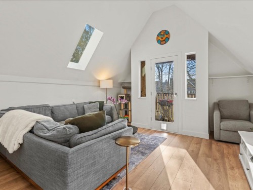 143 13Th Avenue W, Vancouver, BC 