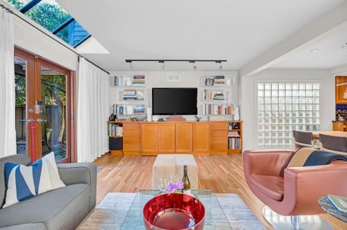 3450 8Th Avenue W, Vancouver, BC 