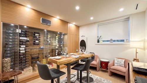 338 5Th Street E, North Vancouver, BC 