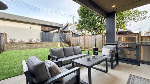 338 5Th Street E, North Vancouver, BC 