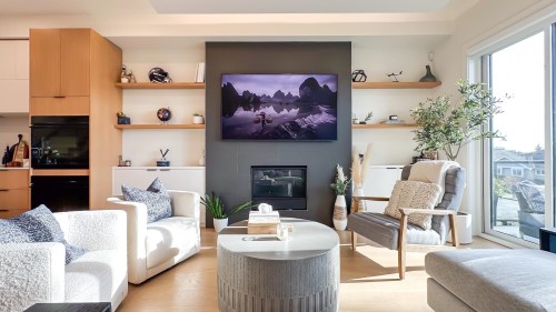 338 5Th Street E, North Vancouver, BC 