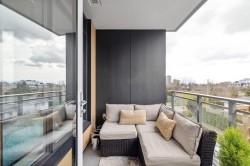 405-389 59th Avenue W Vancouver, BC V5X 0J4