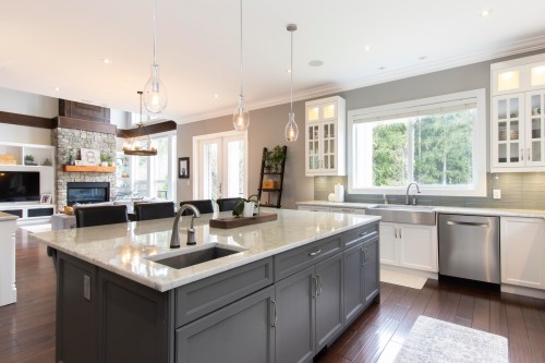 1018 Jay Crescent, Squamish, BC 