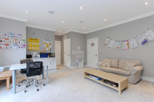 1018 Jay Crescent, Squamish, BC 