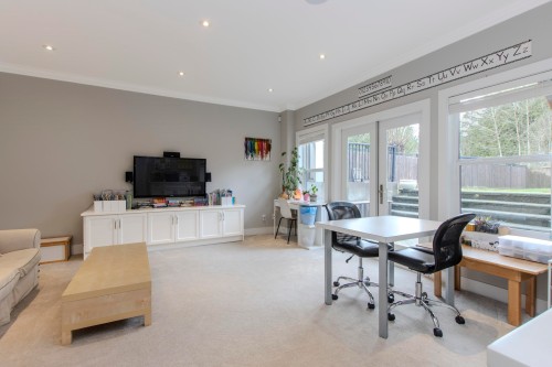 1018 Jay Crescent, Squamish, BC 