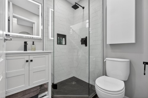 653 7Th Avenue W, Vancouver, BC 