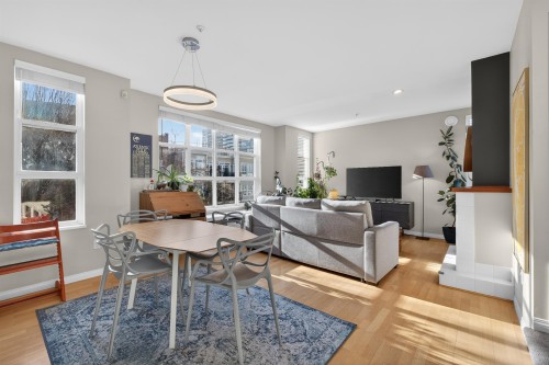 653 7Th Avenue W, Vancouver, BC 