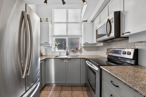 653 7Th Avenue W, Vancouver, BC 