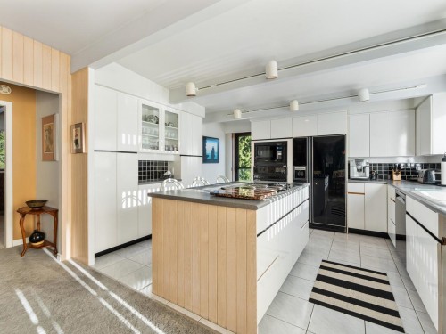 1588 Merlynn Crescent, North Vancouver, BC 