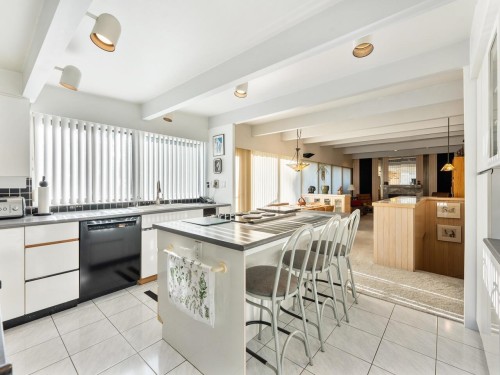 1588 Merlynn Crescent, North Vancouver, BC 