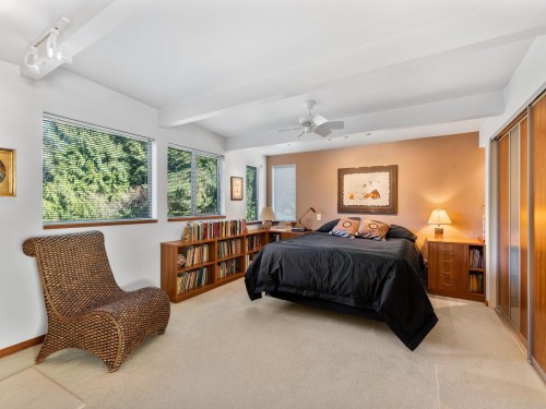 1588 Merlynn Crescent, North Vancouver, BC 