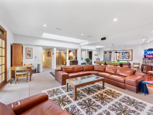 1588 Merlynn Crescent, North Vancouver, BC 