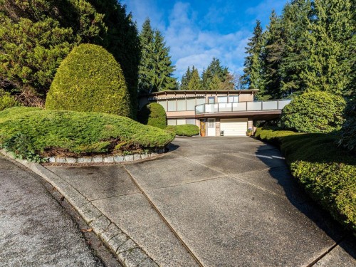 1588 Merlynn Crescent, North Vancouver, BC 