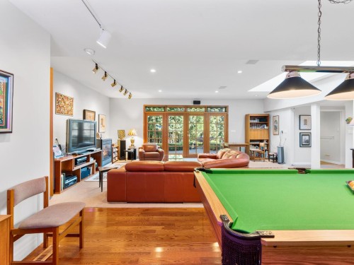 1588 Merlynn Crescent, North Vancouver, BC 