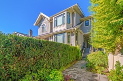 1-123 14 Avenue W Vancouver, BC V5Y 1W8