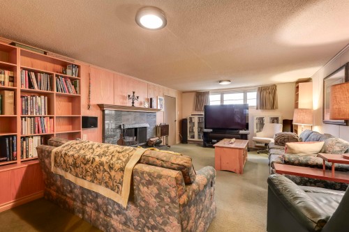 936 37Th Avenue W, Vancouver, BC 