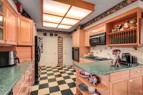 936 37Th Avenue W, Vancouver, BC 