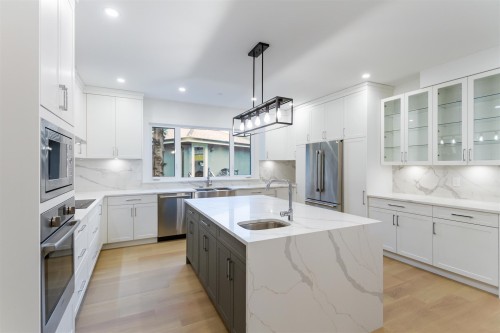 4085 Marine Drive Sw, Vancouver, BC 