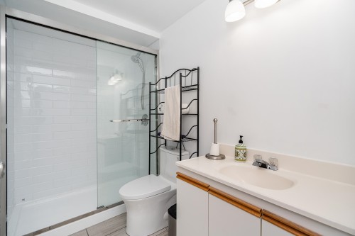 1490 15Th Avenue E, Vancouver, BC 